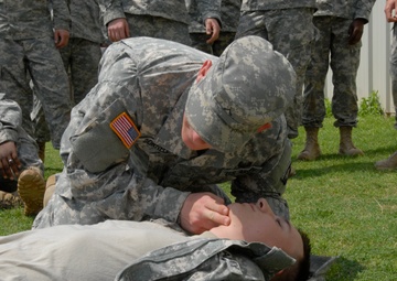 Soldiers use hands-on training to teach life-saving tactics