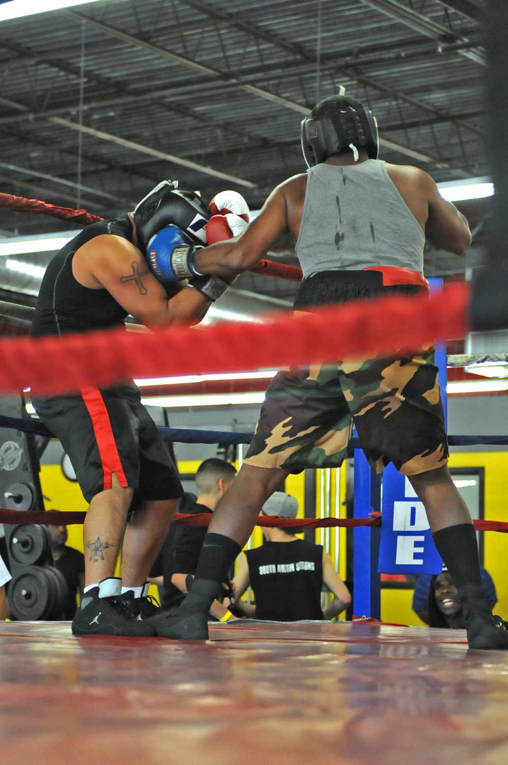 Amateur boxer and Army soldier battles in the ring