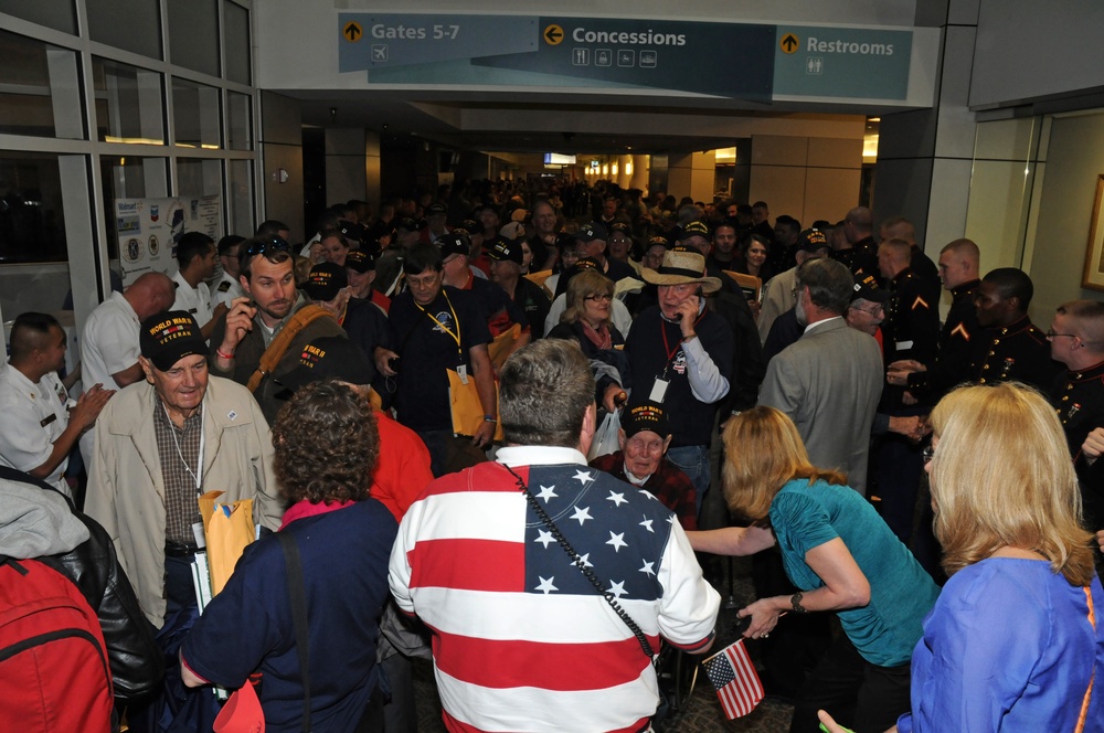Veterans return to Gulf Coast on Honor Flight