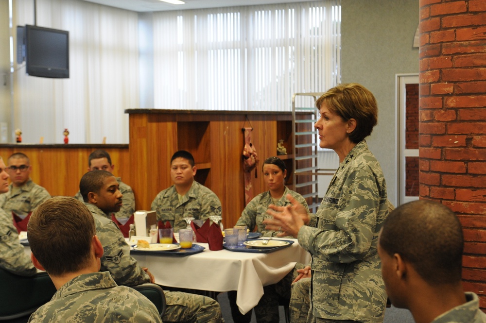 Lt. Gen. Judith Fedder visits Kadena