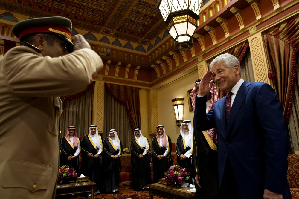 Hagel visits Middle East