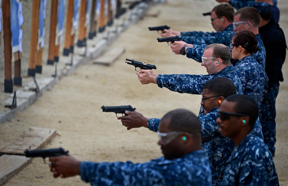 Combat systems and deck groom