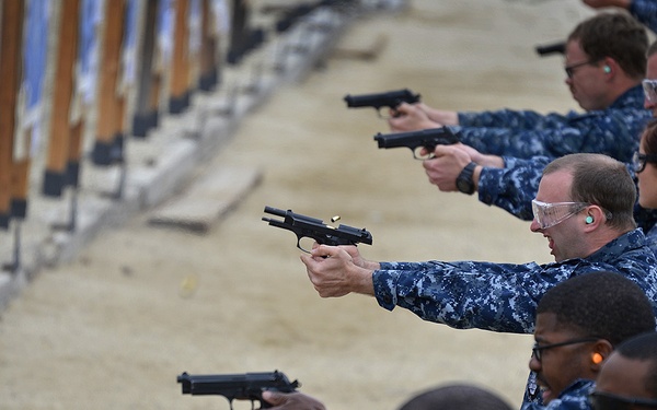 Combat systems and deck groom