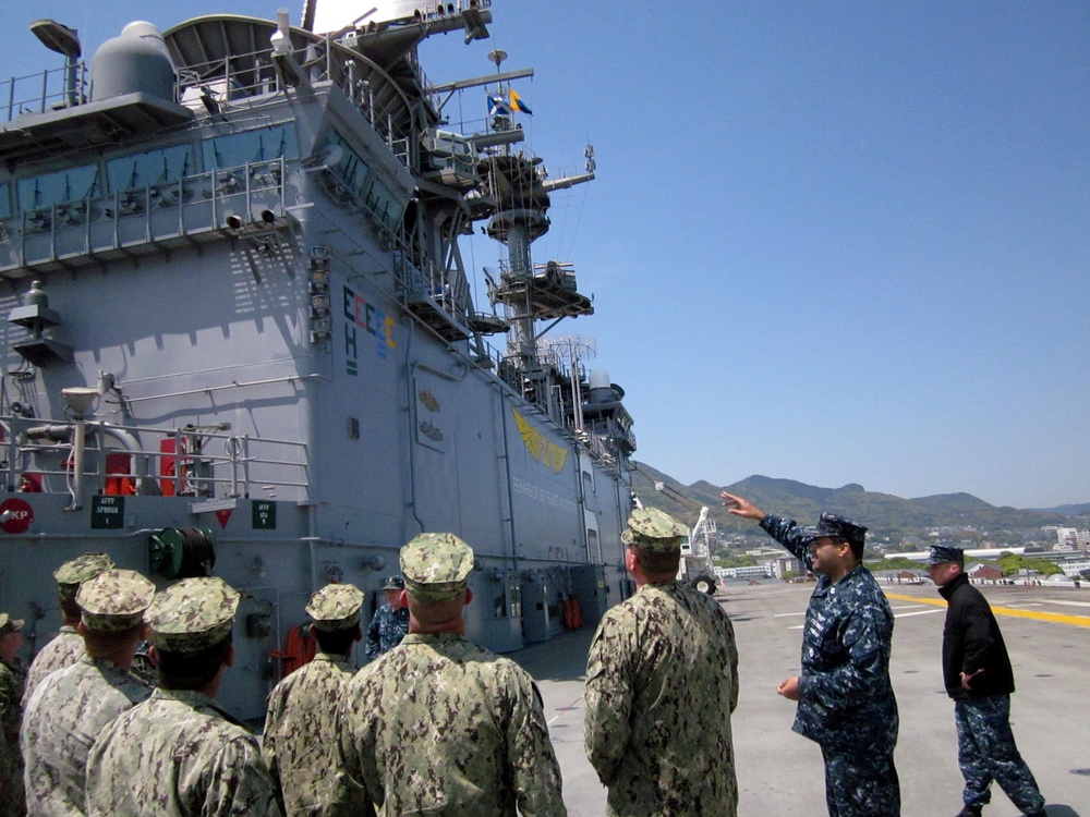 FIVE's Seabees visit USS Bonhomme Richard (LHD 6)