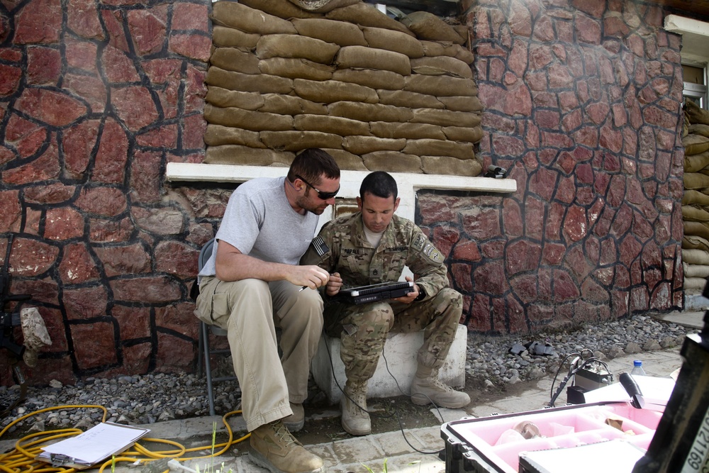 Soldiers and Marines practice with the Honeywell RQ-16 T-Hawk