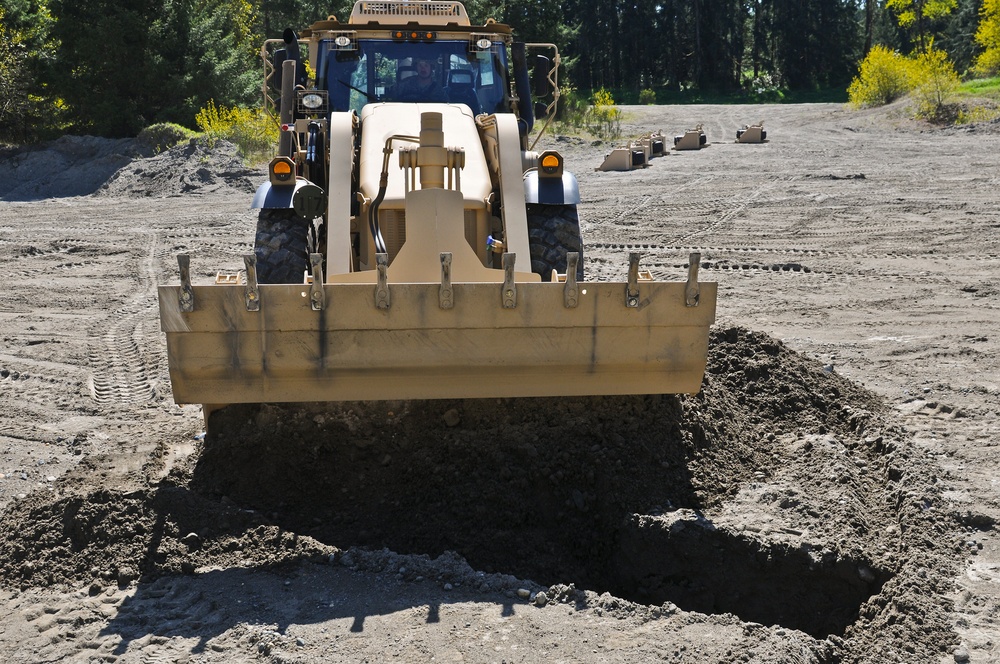 14th Engineers train with new excavators