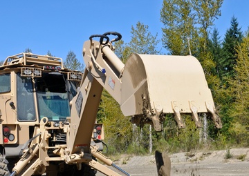 14th Engineers train with new excavators