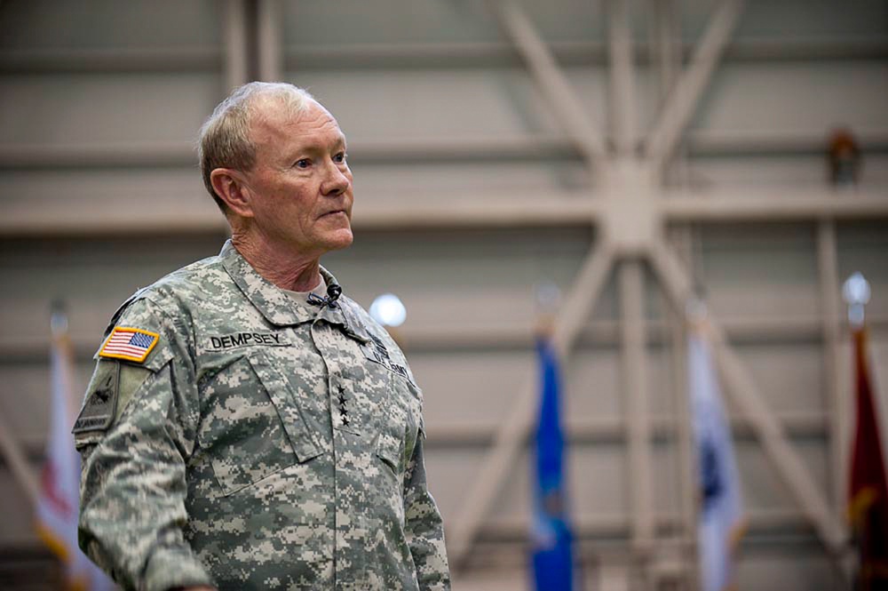 Top ranking US military officer visits Yokota