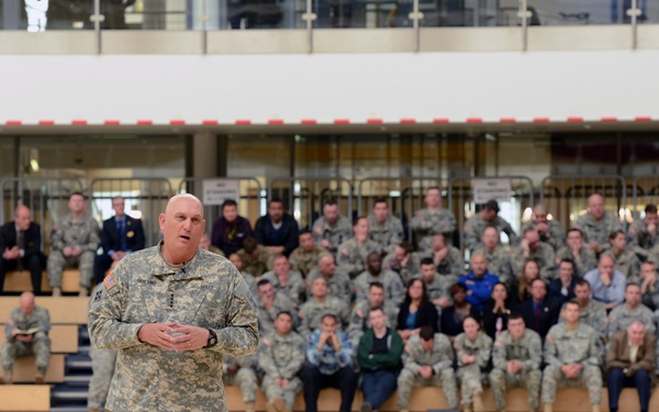 US Army Chief of Staff Gen. Raymond T. Odierno vsits Wiesbaden