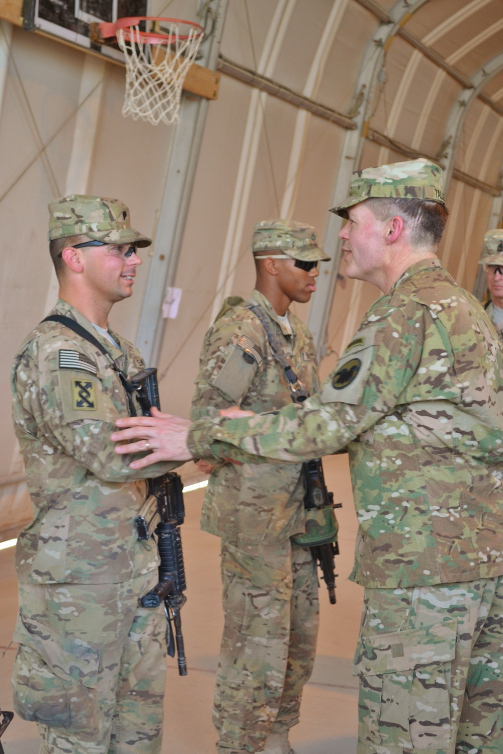 Army Reserve chief visits deployed soldiers