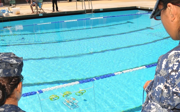 SPAWAR supports SeaPerch San Diego STEM event