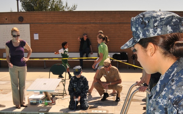 SPAWAR Supports SeaPerch San Diego STEM Event