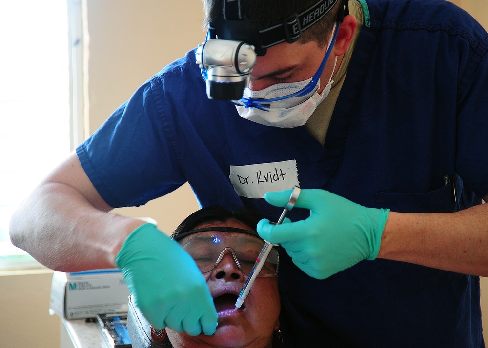 New Horizons dental team brings smiles to Belize