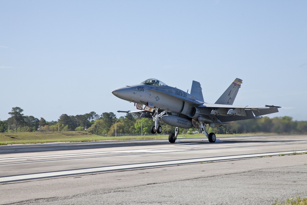 VMFA-312 Conducts Field Carrier Landing Practice