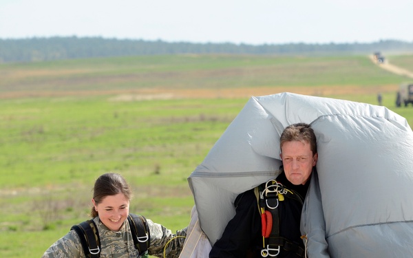 Operation Federal Eagle unites US, German paratroopers