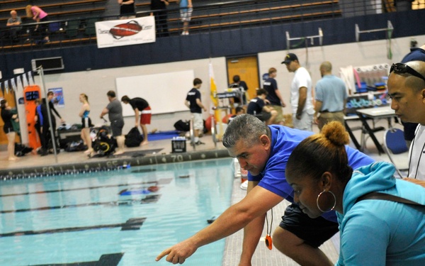 Expeditionary Combat Readiness Center Sailors Volunteer at Robotics Competition