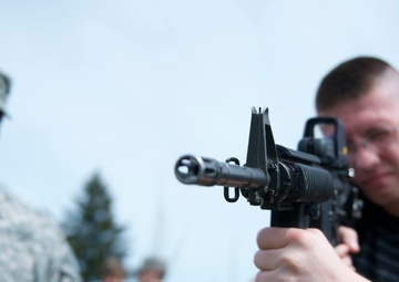 Oregon recruiters, future Soldiers road-trip to JBLM