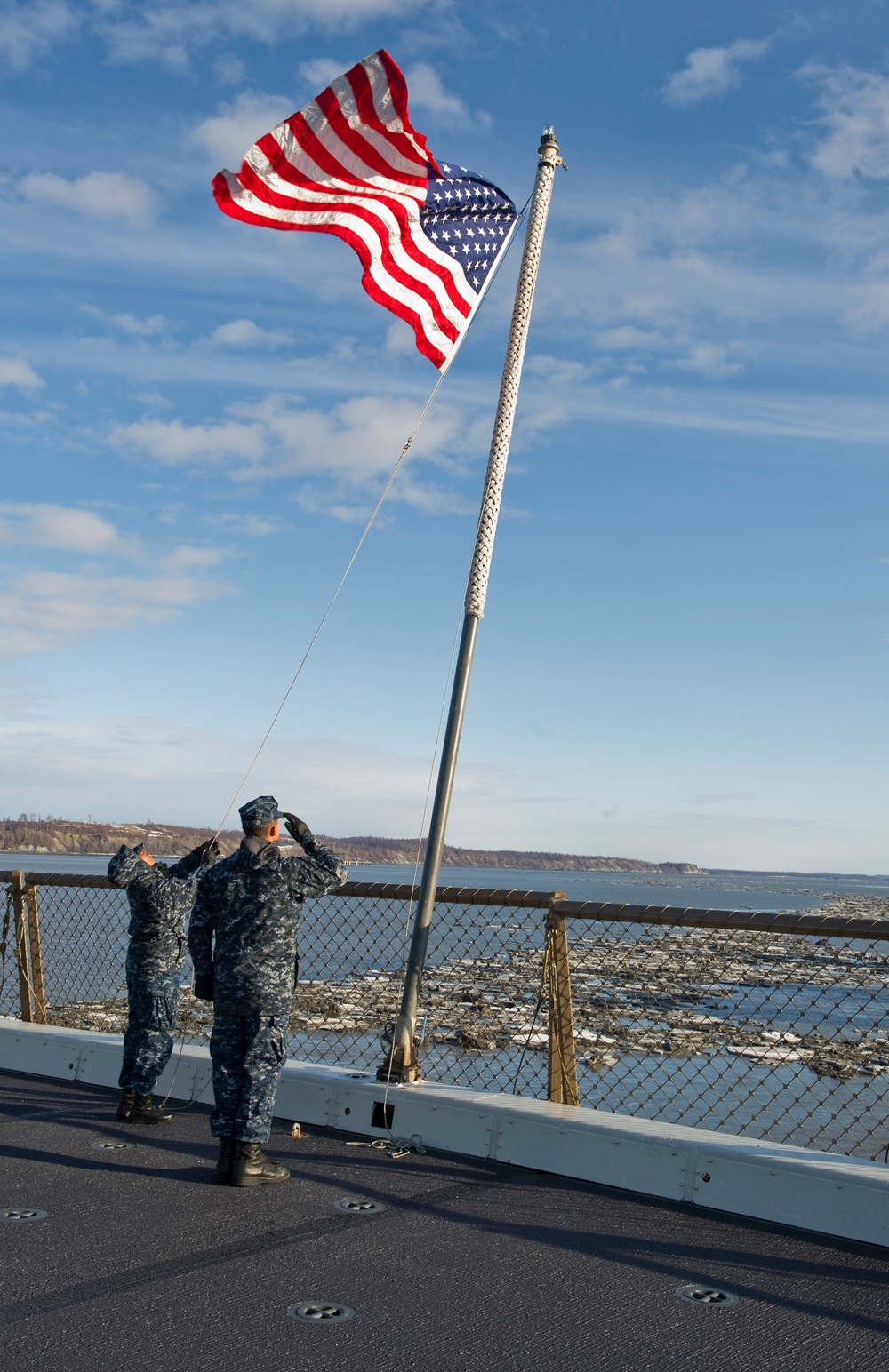 USS Anchorage pulls into Port of Anchorage