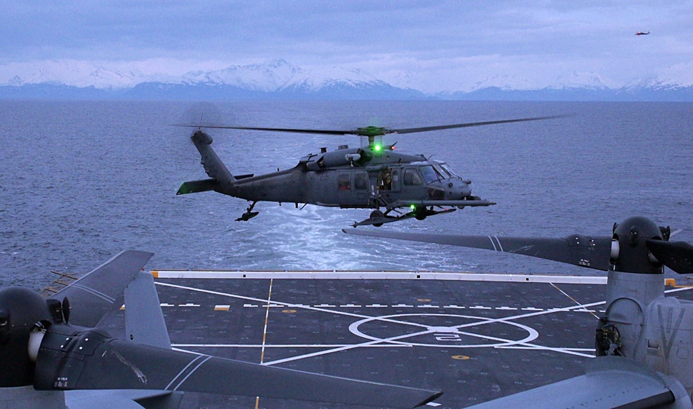 Pave Hawks land on USS Anchorage