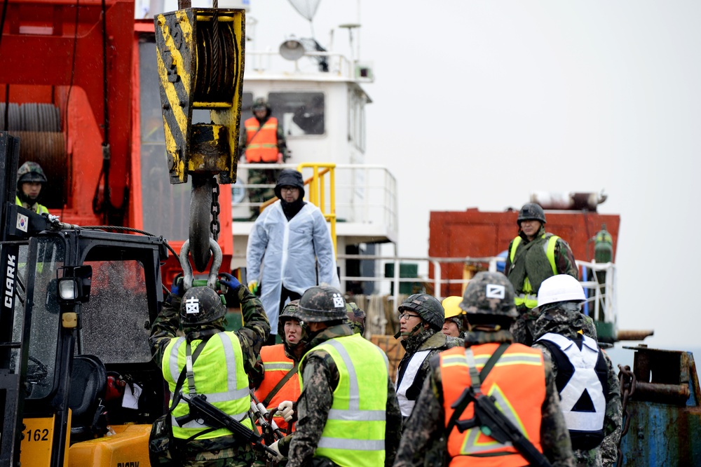 United States and South Korean forces participate in Combined Joint Logistics Over the Shore (CJLOTS) military exercise on the Korean Peninsula