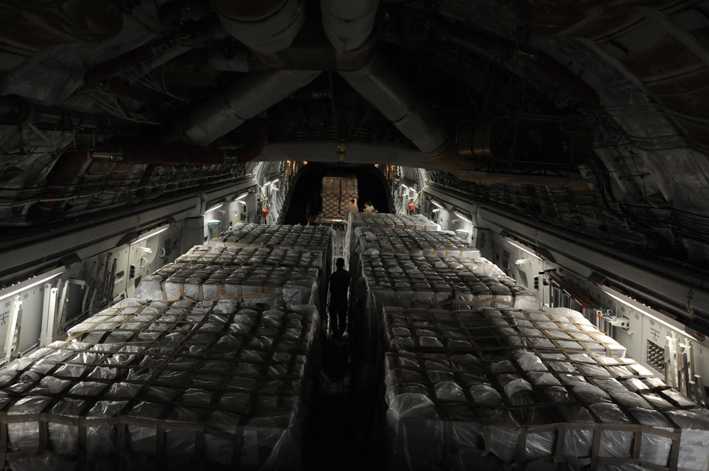 US Air Force delivers food, medicine to Syrian refugees