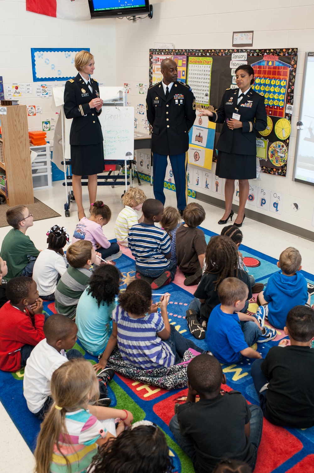 USARC soldiers share military experience with students