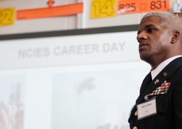 USARC soldiers share military experience with students