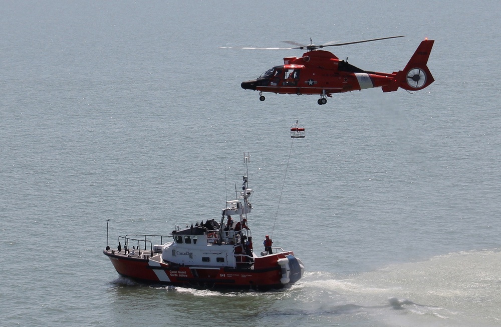 US, Canadian Coast Guard rescue training in Lake Erie