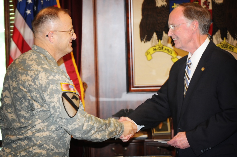 Alabama Gov. Robert Bentley promotes new Alabama Army National Guard general