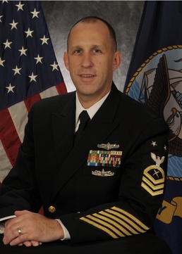 Misawa sailor earns 'On-the-Roof Gang' Award