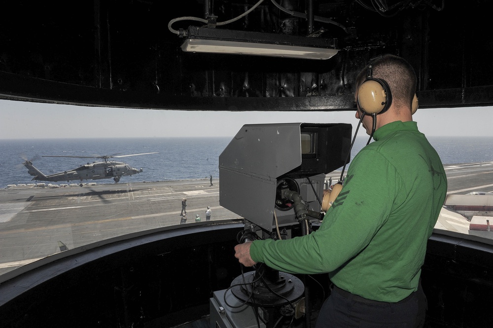 USS Dwight D. Eisenhower sailor captures flight operations