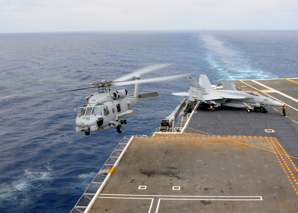 MH-60R Sea Hawk takeoff