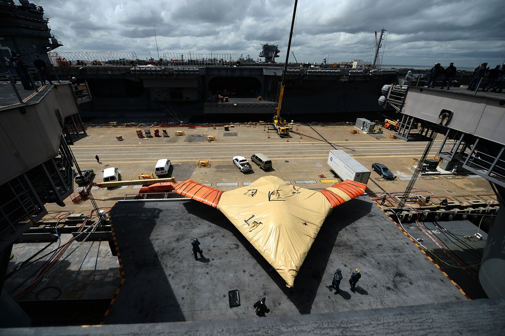 X-47B UCAS demonstrator aboard USS George H.W. Bush