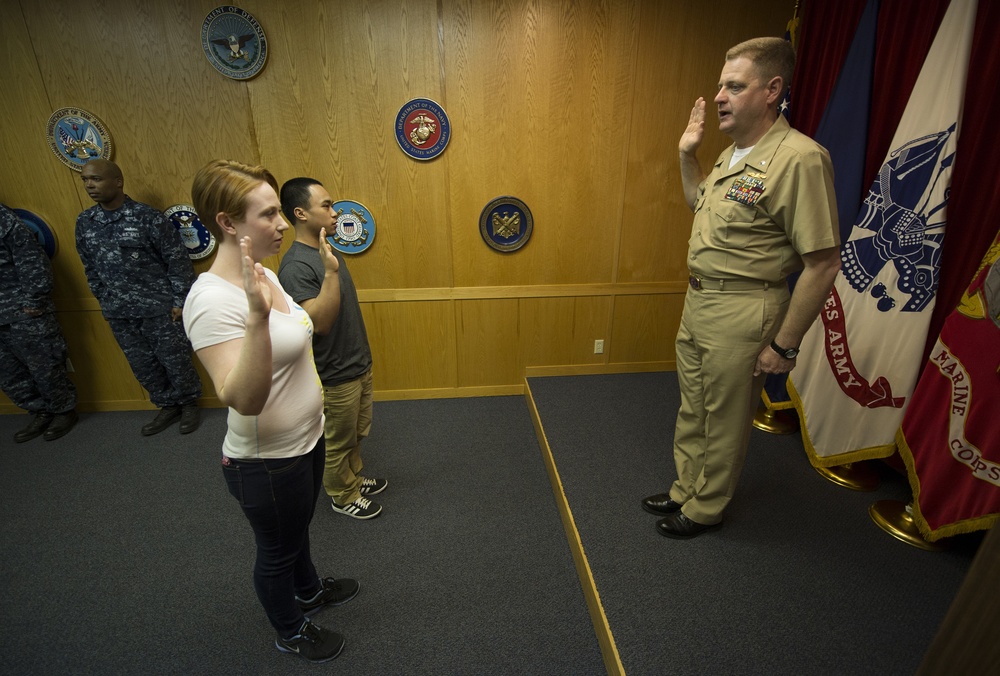 USS Anchorage commander enlists sailors