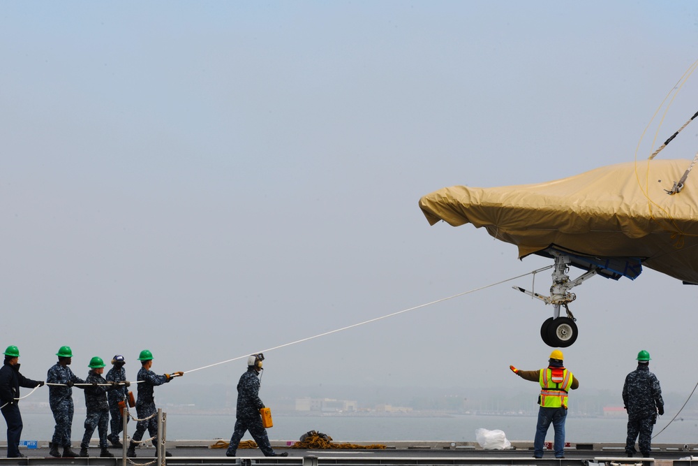 X-47B UCAS demonstrator aboard USS George H.W. Bush