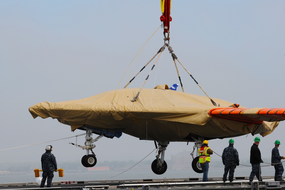 X-47B UCAS demonstrator aboard USS George H.W. Bush