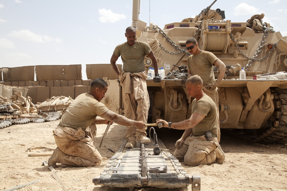 Shir Ghazay Scenes: M88A2 Hercules recovery vehicle maintenance