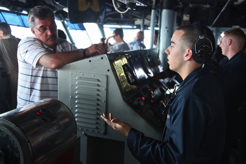 Families sail home with servicemembers during Tiger Cruise