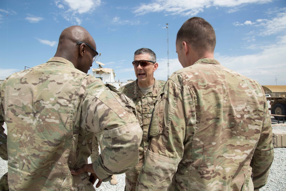 Townsend visits FOB Gamberi