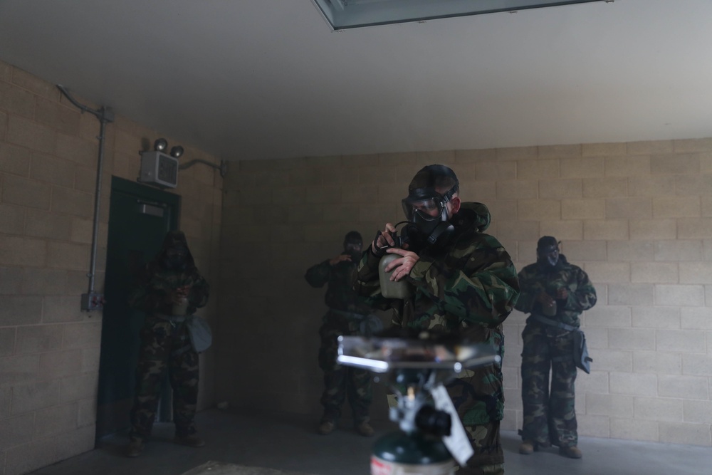 11th MEU participates in gas chamber training
