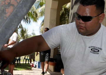 Guam veterans share legacy with Marines