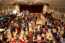 Comic convention draws hundreds to community center