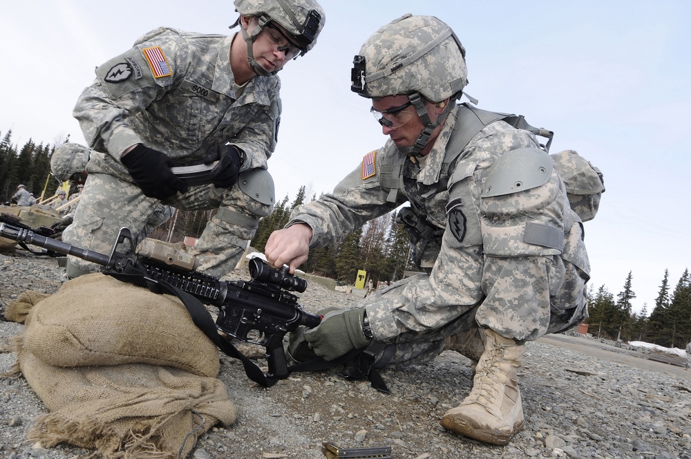 1-40th Cavalry Regiment (Airborne) buddy-team live fire