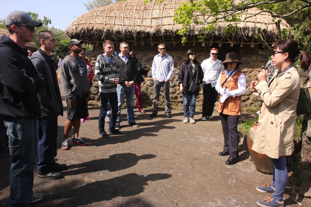 GPO hosts 2ID soldiers on culture tours