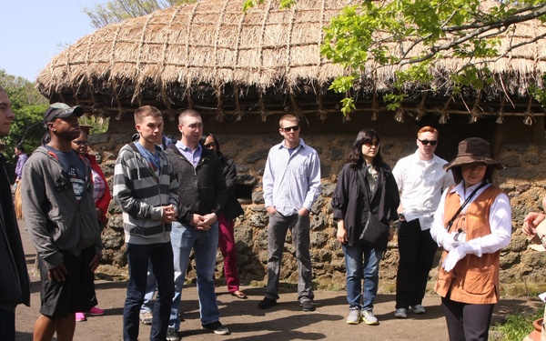 GPO hosts 2ID soldiers on culture tours