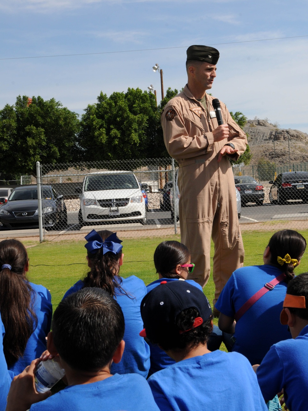 MCAS Yuma hosts &quot;Intro to Devil Dogs&quot; children's tour