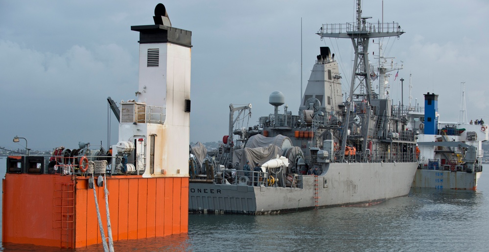 USS Pioneer offload