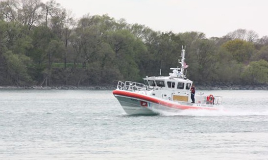 Coast Guard Station Niagara's 45-foot RB-M underway