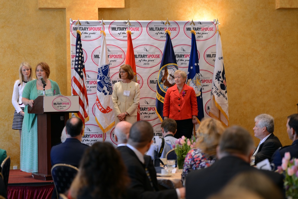 Military spouses attend 2013 Military Spouse of the Year event
