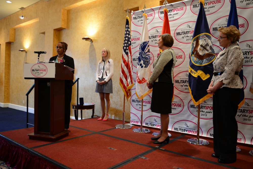 Military spouses attend 2013 Military Spouse of Year event